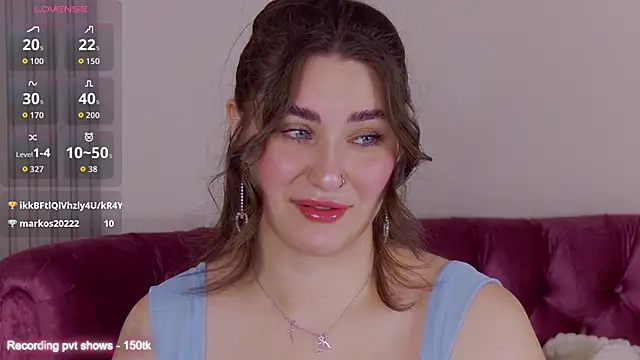 Snapshot of KiraBarlows chatting on 11/25/25, 09:48 KiraBarlows online show from 11/25/25, 09:48