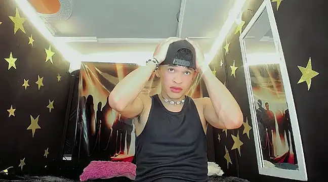 Snapshot of SoyAntho_ABR chatting on 01/18/25, 04:15 SoyAntho ABR online show from 01/18/25, 04:15