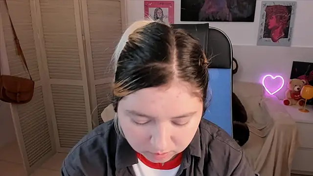 DiaAngell online show from 09/23/25, 05:21