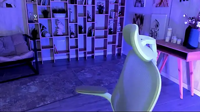 DiaAngell online show from 10/10/25, 07:24