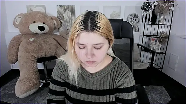 DiaAngell online show from 01/15/26, 01:32