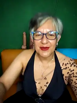 ilonna2025 online show from 11/30/25, 11:42