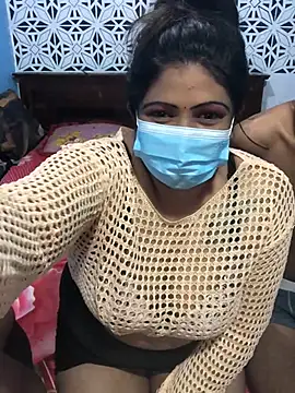 Snapshot of Lovely_WINDI chatting on 05/20/26, 06:36 Lovely WINDI online show from 05/20/26, 06:36