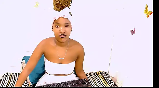 EroticSexyPrada online show from 03/07/25, 08:02