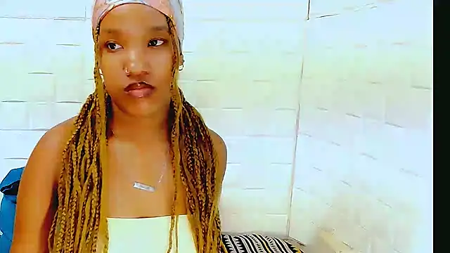 EroticSexyPrada online show from 03/17/25, 09:23