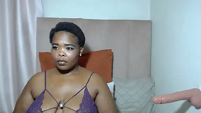 Hazel-nutt online show from 02/12/25, 07:35