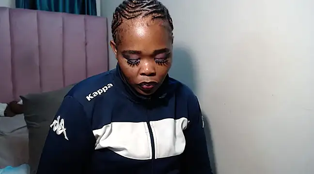 Hazel-nutt online show from 03/19/25, 04:03