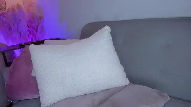 cutte hanna18 online show from 02/13/25, 03:29