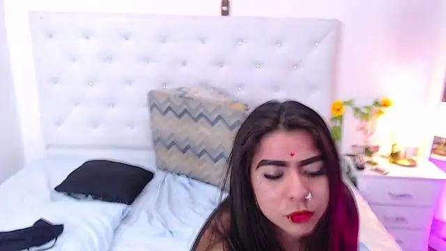 Snapshot of ninanaughty13 chatting on 01/29/25, 08:14 ninanaughty13 online show from 01/29/25, 08:14