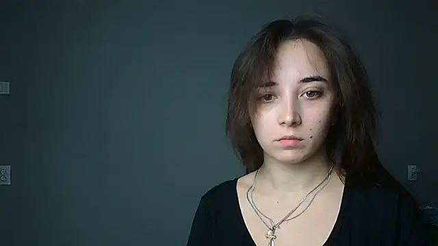 Eva Gloryy online show from 10/24/25, 05:09