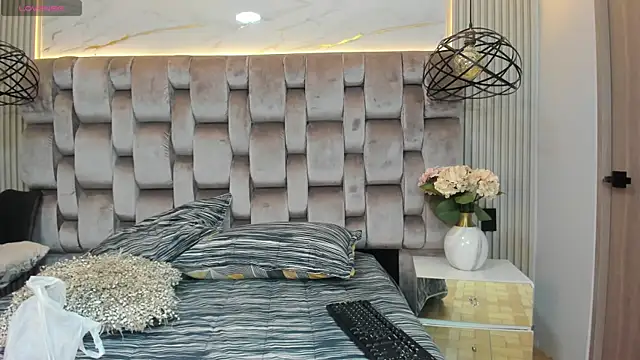 ValerieJones 1 online show from 01/22/25, 01:42