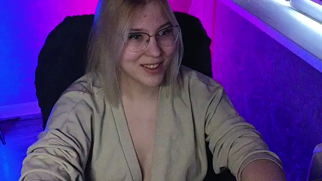 Snapshot of HotBrandyX chatting on 03/03/25, 04:58 HotBrandyX online show from 03/03/25, 04:58