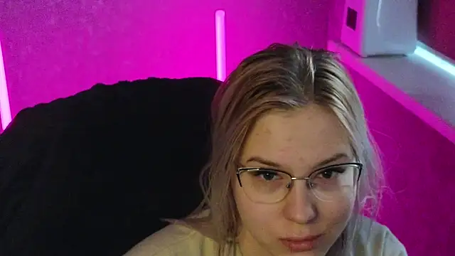 Snapshot of HotBrandyX chatting on 03/10/25, 02:50 HotBrandyX online show from 03/10/25, 02:50