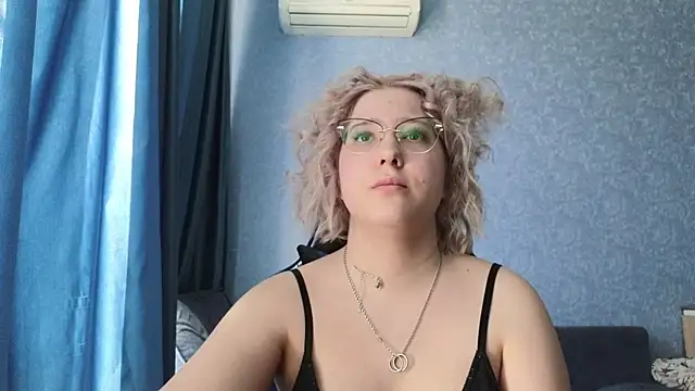 HotBrandyX online show from 04/11/26, 07:45