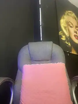 viktoria davis  online show from 10/28/25, 12:58