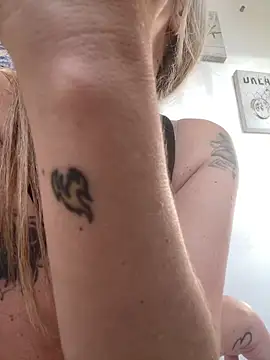 viktoria davis  online show from 02/21/26, 10:11