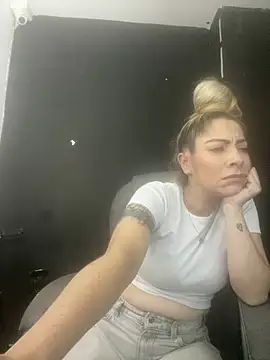 viktoria davis  online show from 04/22/26, 10:55