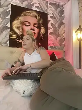 Snapshot of viktoria_davis_ chatting on 07/02/26, 04:07 viktoria davis online show from 07/02/26, 04:07