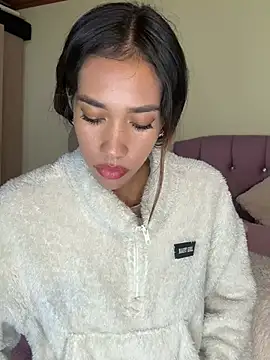 zoe storm online show from 04/15/26, 12:39