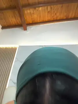 Zulema hamdi online show from 04/05/26, 12:02