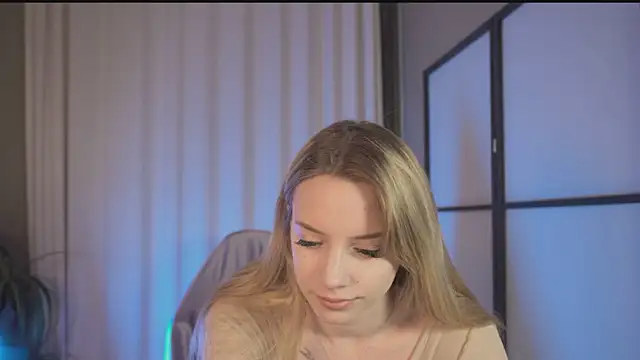 Snapshot of katt__y chatting on 02/25/25, 06:14 katt y online show from 02/25/25, 06:14