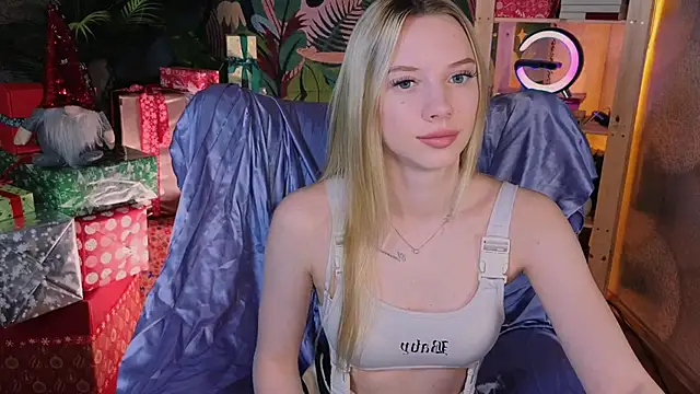 Snapshot of katt__y chatting on 12/05/25, 05:16 katt y online show from 12/05/25, 05:16