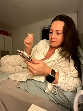 GoddessLucyRose online show from 10/15/25, 09:04