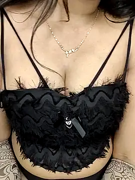 Snapshot of Love_Evaa chatting on 02/01/25, 08:37 Love Evaa online show from 02/01/25, 08:37