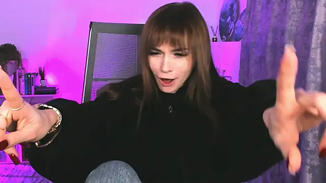 DakotaaJohnnson online show from 02/21/25, 05:42