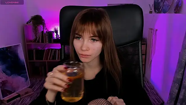 DakotaaJohnnson online show from 02/28/25, 05:26