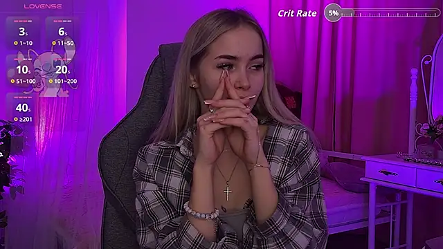 DakotaaJohnnson online show from 10/31/25, 12:50