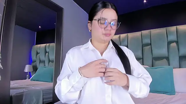 ValeriaOrtega online show from 02/05/25, 11:44