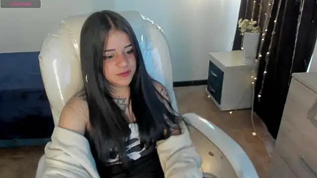 Nicole Foxx  online show from 02/28/25, 08:28