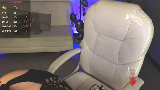 Nicole Foxx  online show from 03/03/26, 07:20