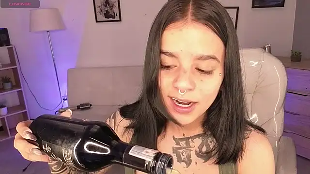 Nicole Foxx  online show from 04/02/26, 05:32