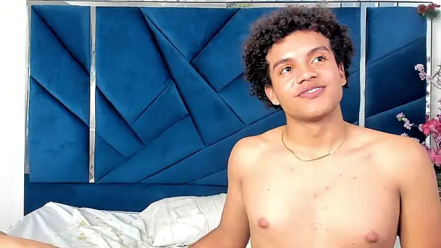 Snapshot of DanteAndKyle chatting on 01/23/25, 06:35 DanteAndKyle online show from 01/23/25, 06:35