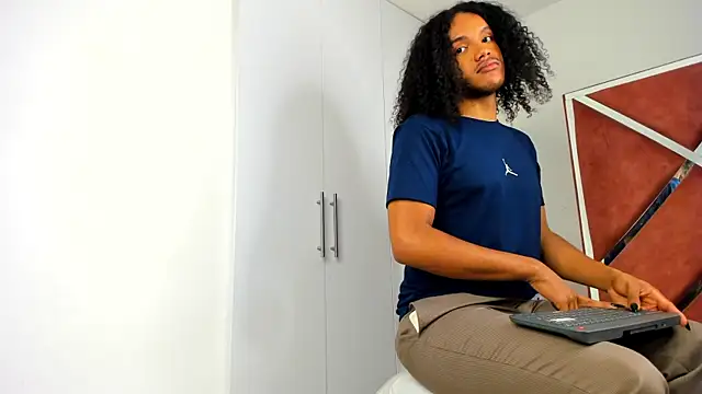 Snapshot of DanteAndKyle chatting on 03/17/25, 11:32 DanteAndKyle online show from 03/17/25, 11:32