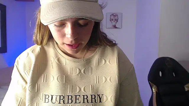 Snapshot of Kitten_Cam chatting on 12/21/25, 12:12 Kitten Cam online show from 12/21/25, 12:12