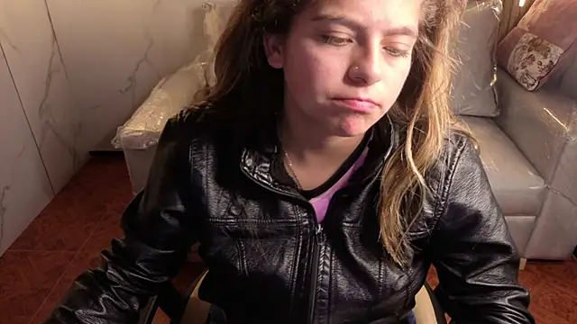 Snapshot of Kitten_Cam chatting on 01/11/26, 06:02 Kitten Cam online show from 01/11/26, 06:02