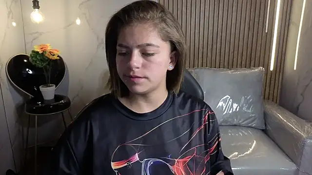 Snapshot of Kitten_Cam chatting on 02/24/26, 03:59 Kitten Cam online show from 02/24/26, 03:59