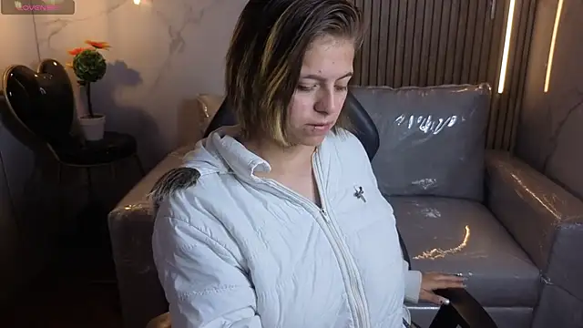 Kitten Cam online show from 04/23/26, 12:29