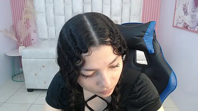 shalon diaz s online show from 10/22/25, 01:33