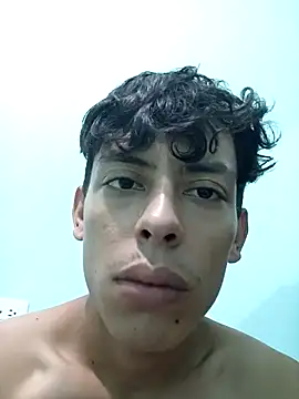 Snapshot of Maicol_Garcia chatting on 10/15/25, 02:11 Maicol Garcia online show from 10/15/25, 02:11