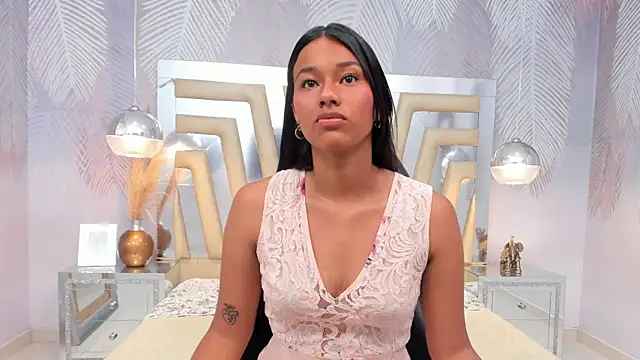 Snapshot of LIA_SWAN_ chatting on 01/23/25, 03:48 LIA SWAN online show from 01/23/25, 03:48