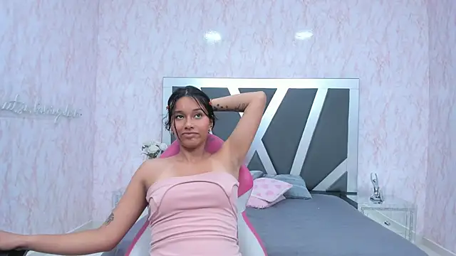 Snapshot of LIA_SWAN_ chatting on 03/02/25, 10:03 LIA SWAN online show from 03/02/25, 10:03