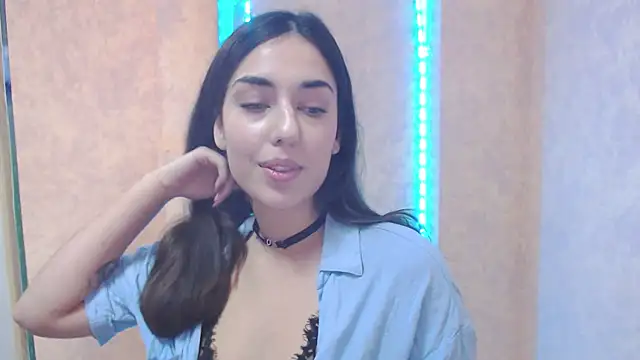 Snapshot of Lovelllyy chatting on 01/23/25, 10:22 Lovelllyy online show from 01/23/25, 10:22