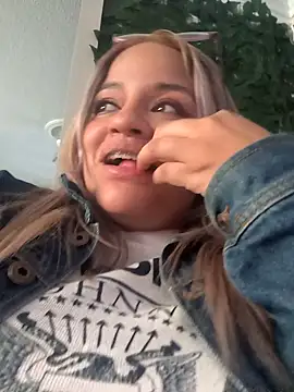 victoria  floyd online show from 11/17/25, 10:15