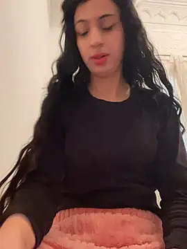 Snapshot of majdolin78 chatting on 02/21/25, 10:39 majdolin78 online show from 02/21/25, 10:39