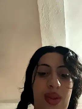 Snapshot of majdolin78 chatting on 11/01/25, 10:39 majdolin78 online show from 11/01/25, 10:39