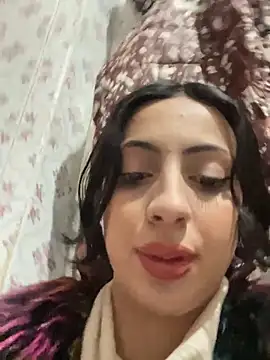 Snapshot of majdolin78 chatting on 12/04/25, 10:57 majdolin78 online show from 12/04/25, 10:57